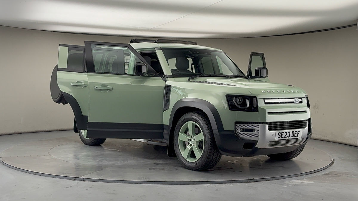 More views of Land Rover Defender 110