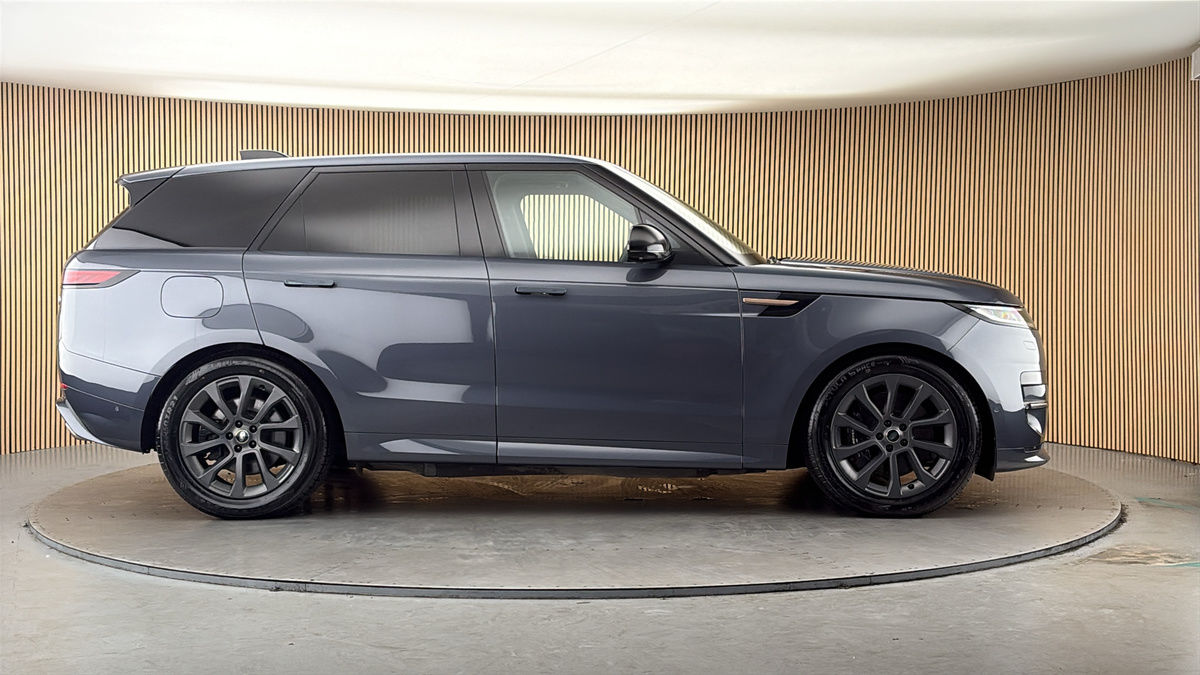 Land Rover Range Rover Sport Image 16
