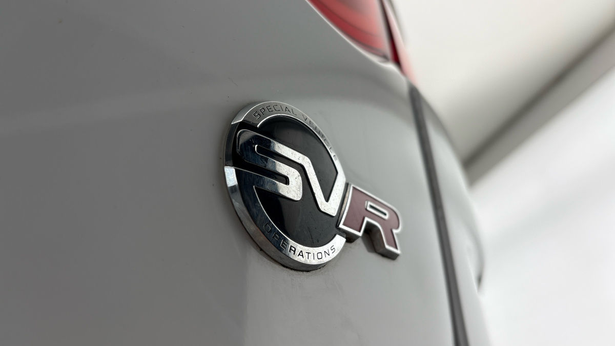 Jaguar F-PACE Image 31