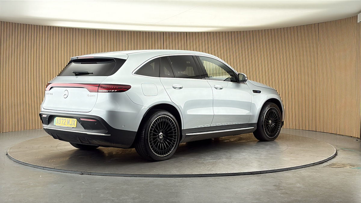 Mercedes-Benz EQC Image 21