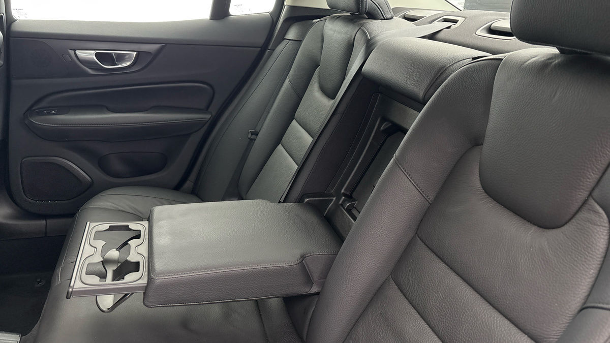 Volvo S60 Image 9