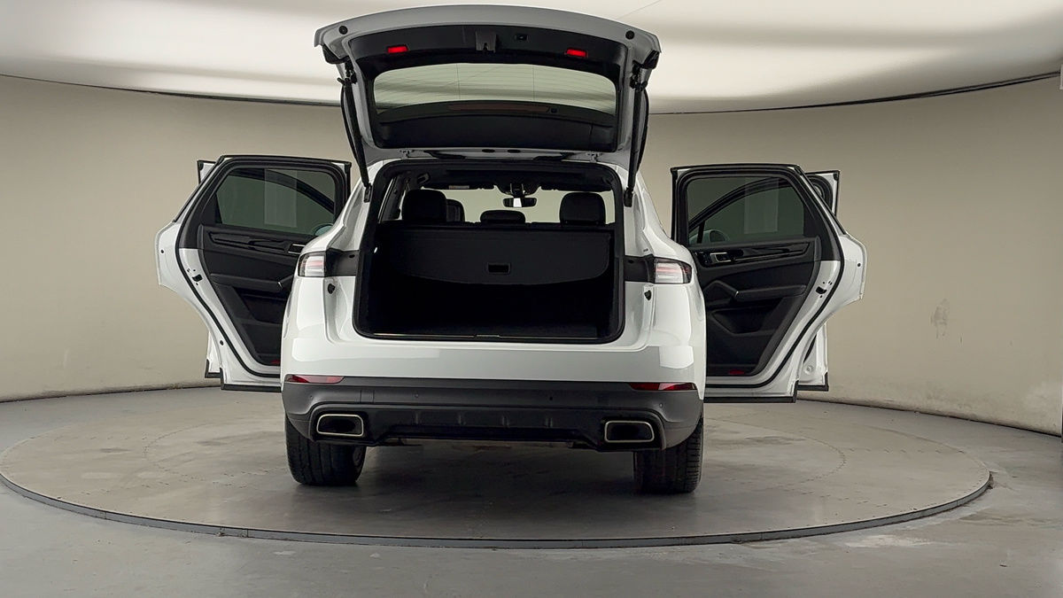 More views of Porsche Cayenne