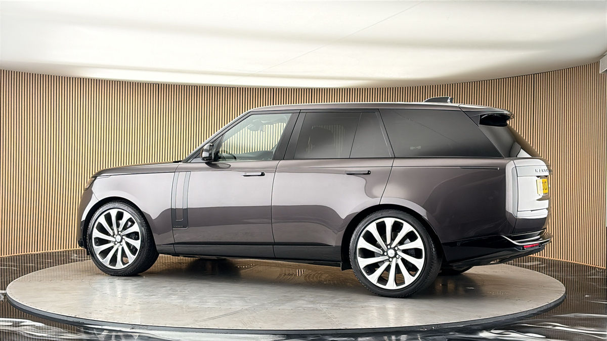 More views of Land Rover Range Rover