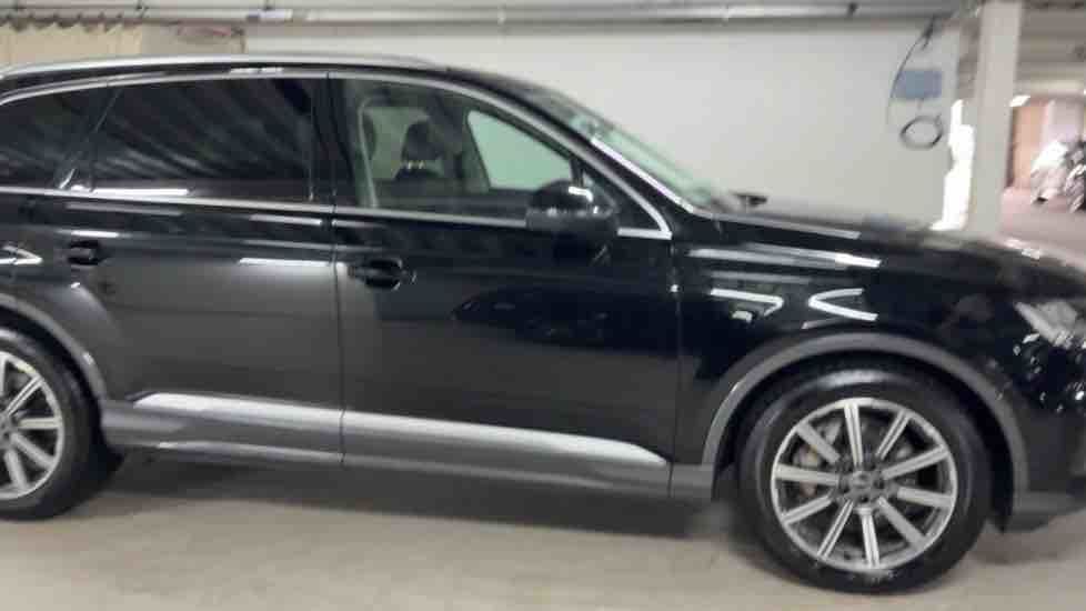 More views of Audi Q7
