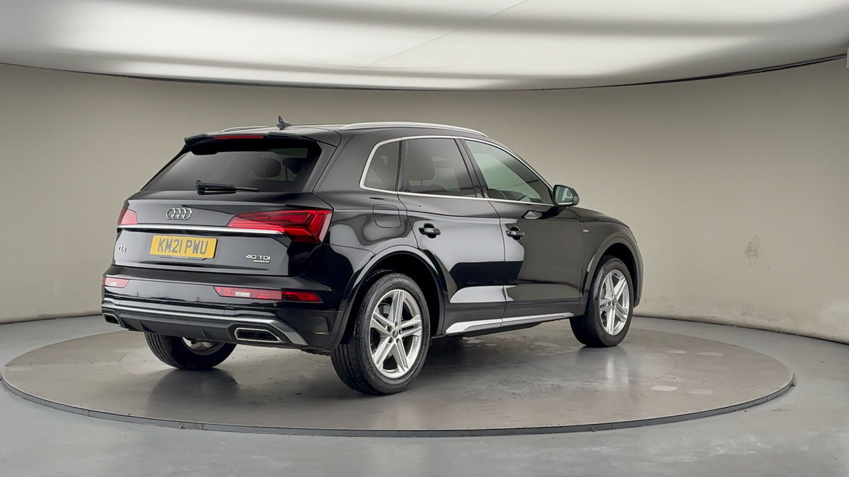 More views of Audi Q5