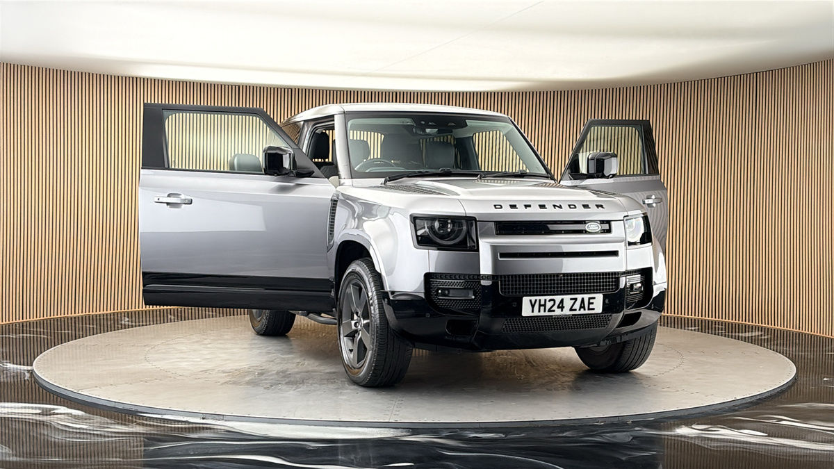More views of Land Rover Defender 90