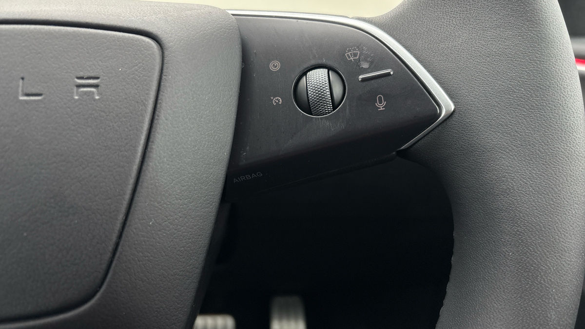 Tesla Model 3 Image 27