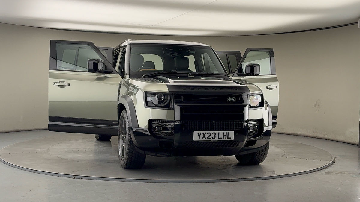 More views of Land Rover Defender 110