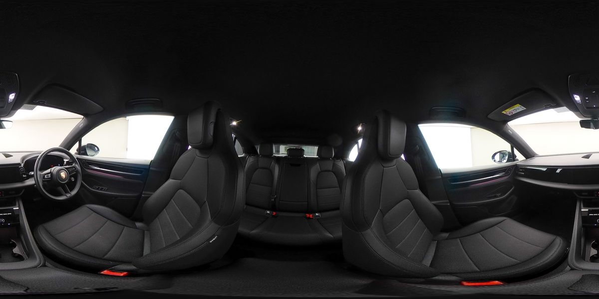 More views of Porsche Macan