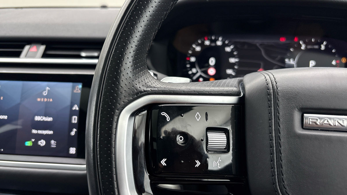 Land Rover Range Rover Velar Image 13