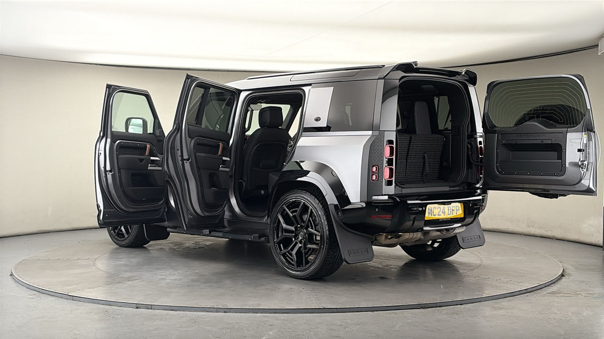 More views of Land Rover Defender 110