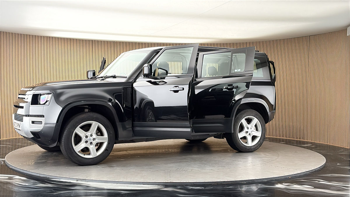 More views of Land Rover Defender 110