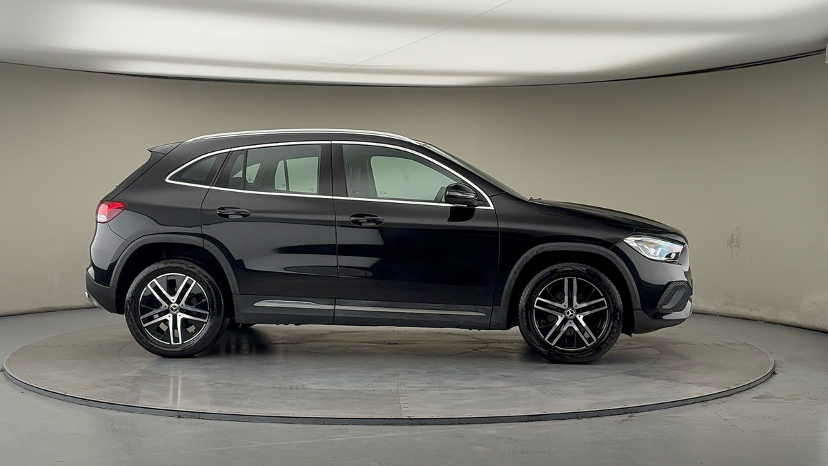 More views of Mercedes-Benz GLA