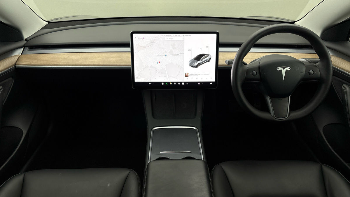 Tesla Model 3 Image 12