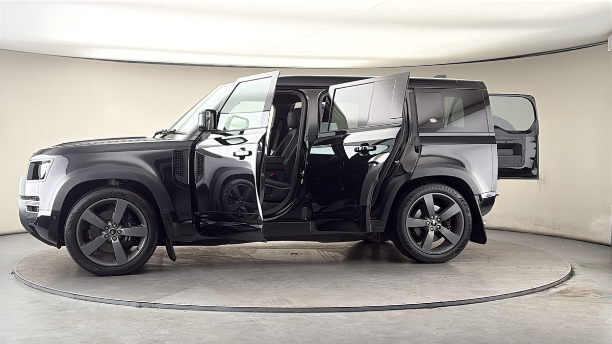 More views of Land Rover Defender 110