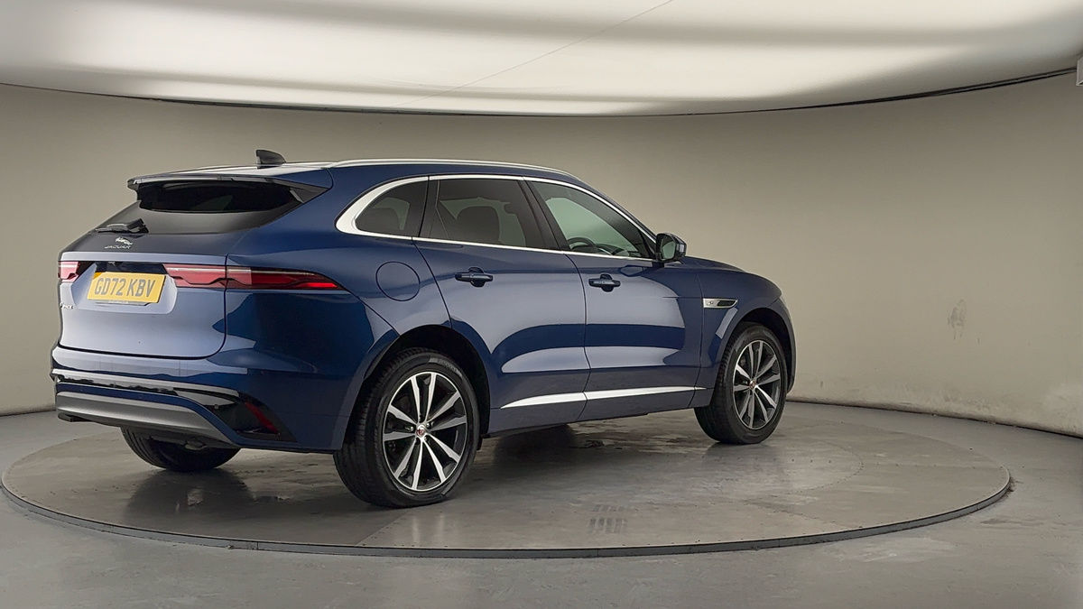 Jaguar F-PACE Image 21