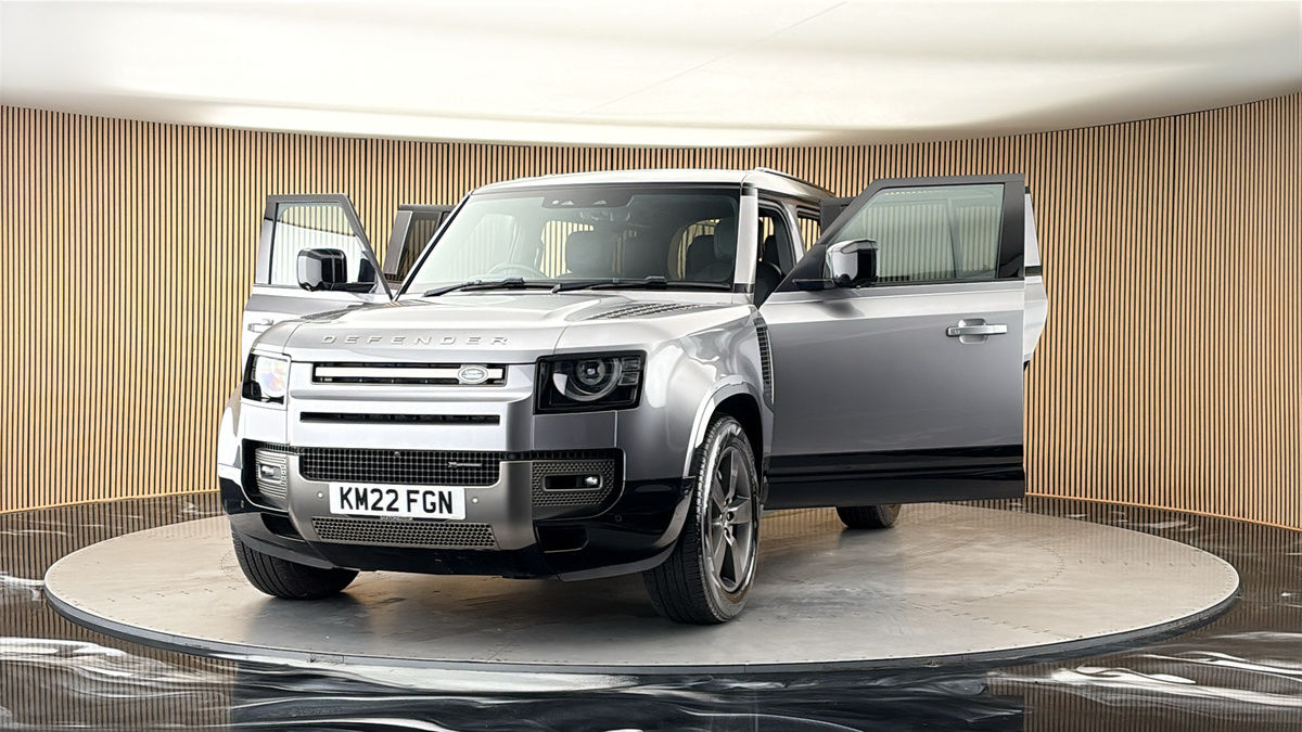 More views of Land Rover Defender 110