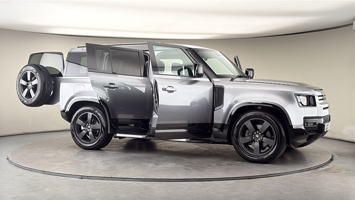 More views of Land Rover Defender 110