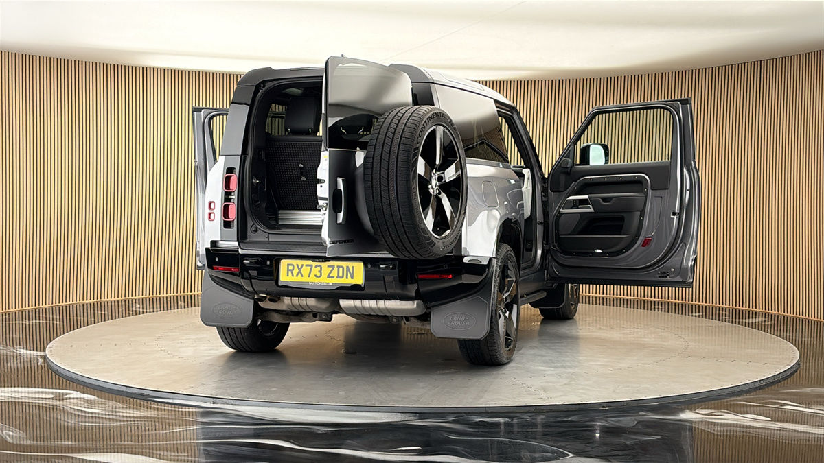 More views of Land Rover Defender 90
