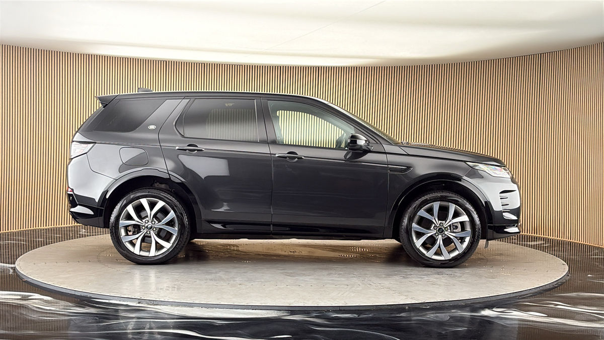 Land Rover Discovery Sport Image 16