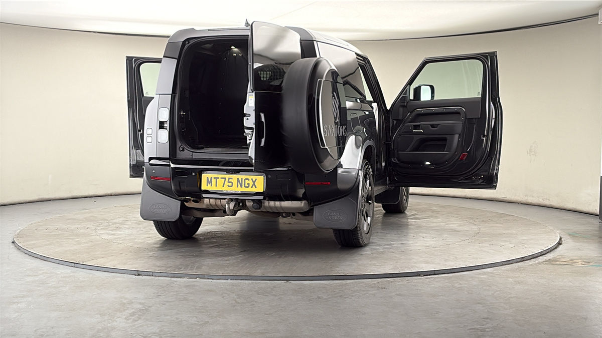More views of Land Rover Defender 90