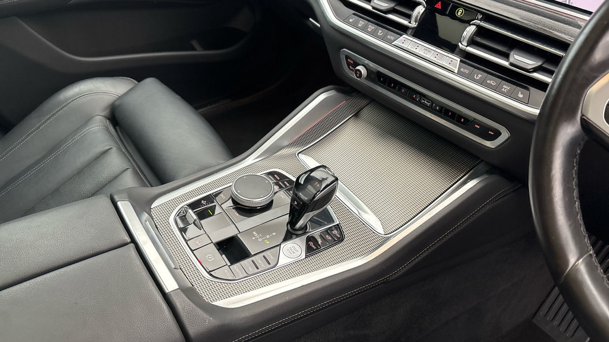 BMW X6 Image 18