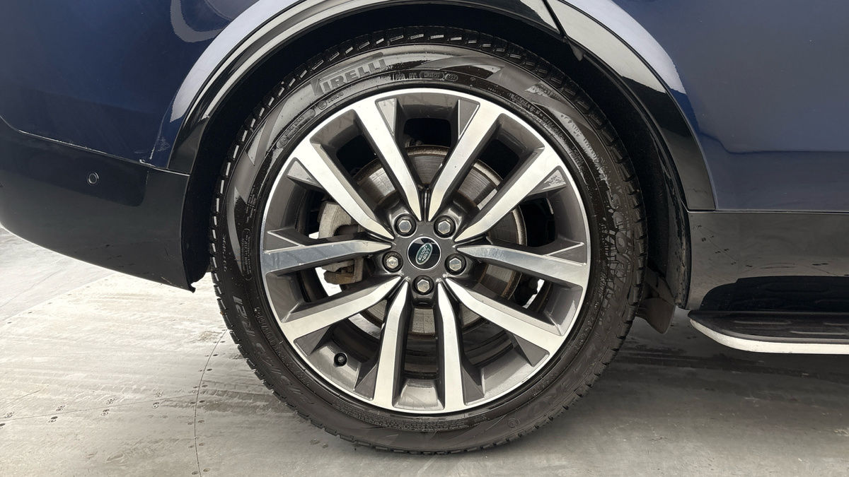 Land Rover Discovery Image 10