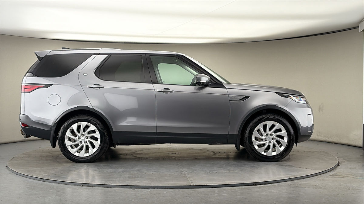 Land Rover Discovery Image 16