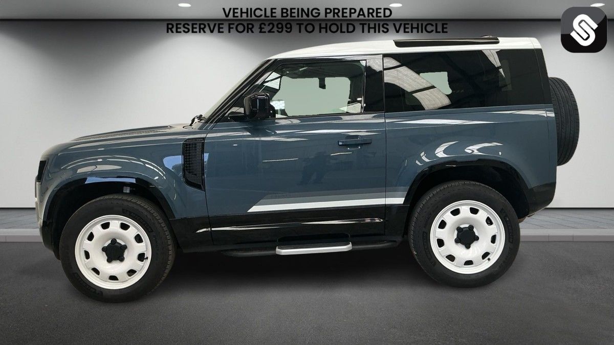 Land Rover Defender 90 Image 6