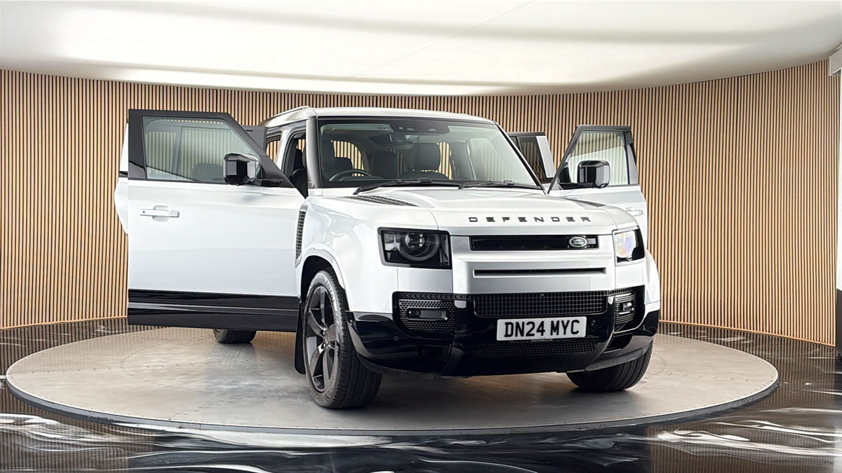 More views of Land Rover Defender 110