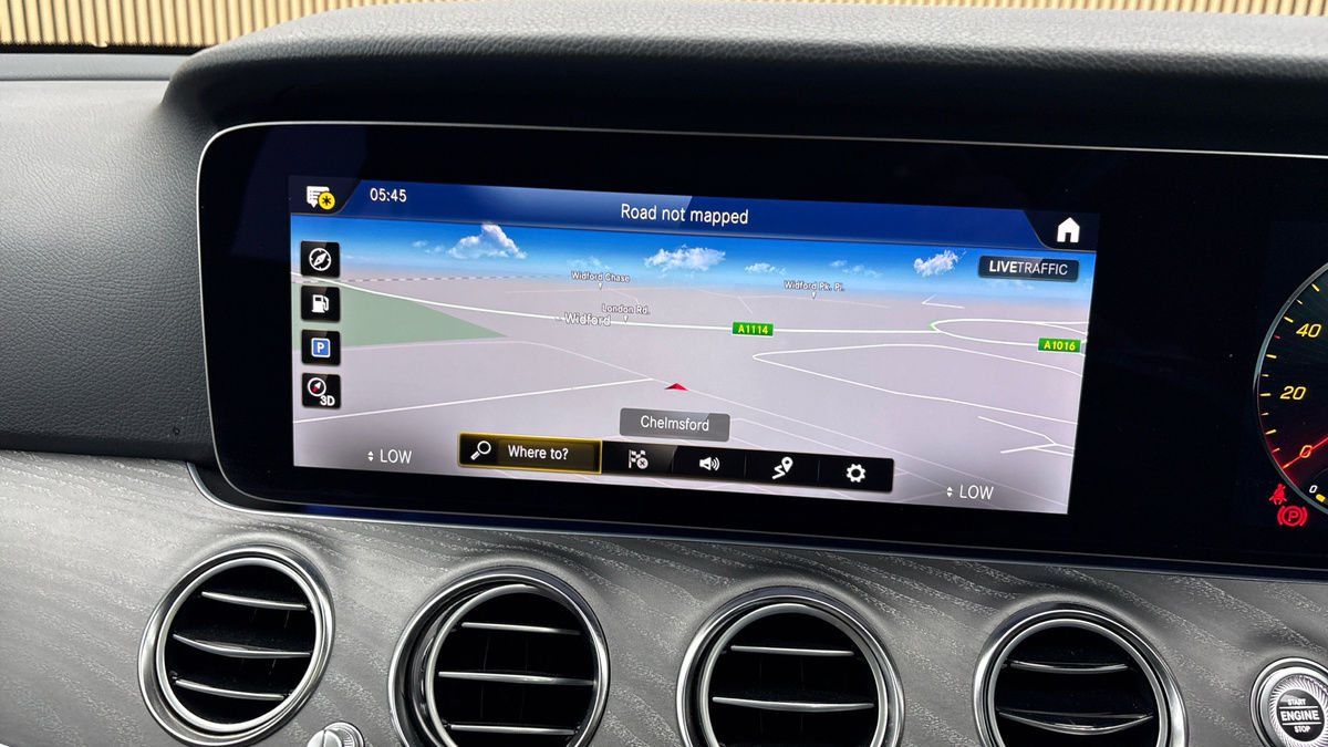 Mercedes-Benz E Class Image 17