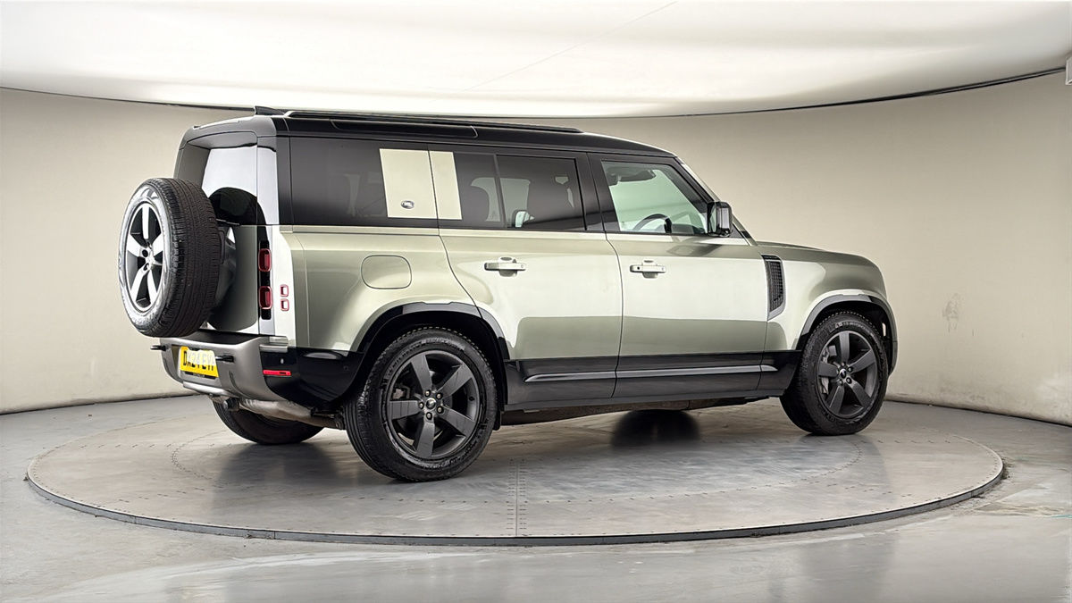 More views of Land Rover Defender 110