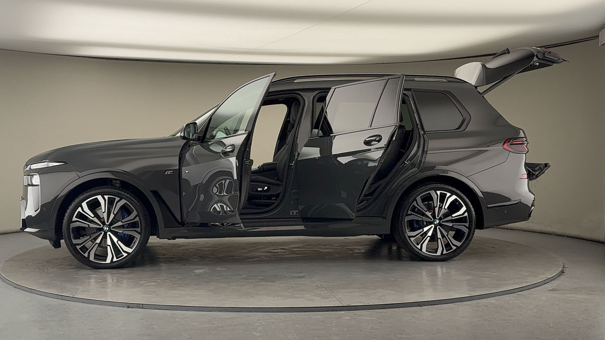 More views of BMW X7