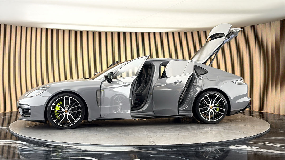 More views of Porsche Panamera