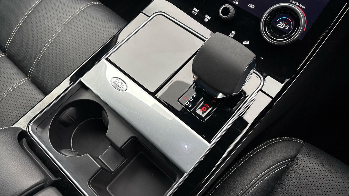 Land Rover Range Rover Velar Image 18