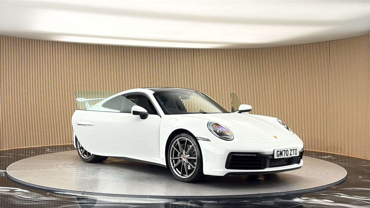 More views of Porsche 911