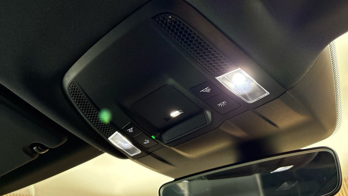 Porsche Taycan Image 30