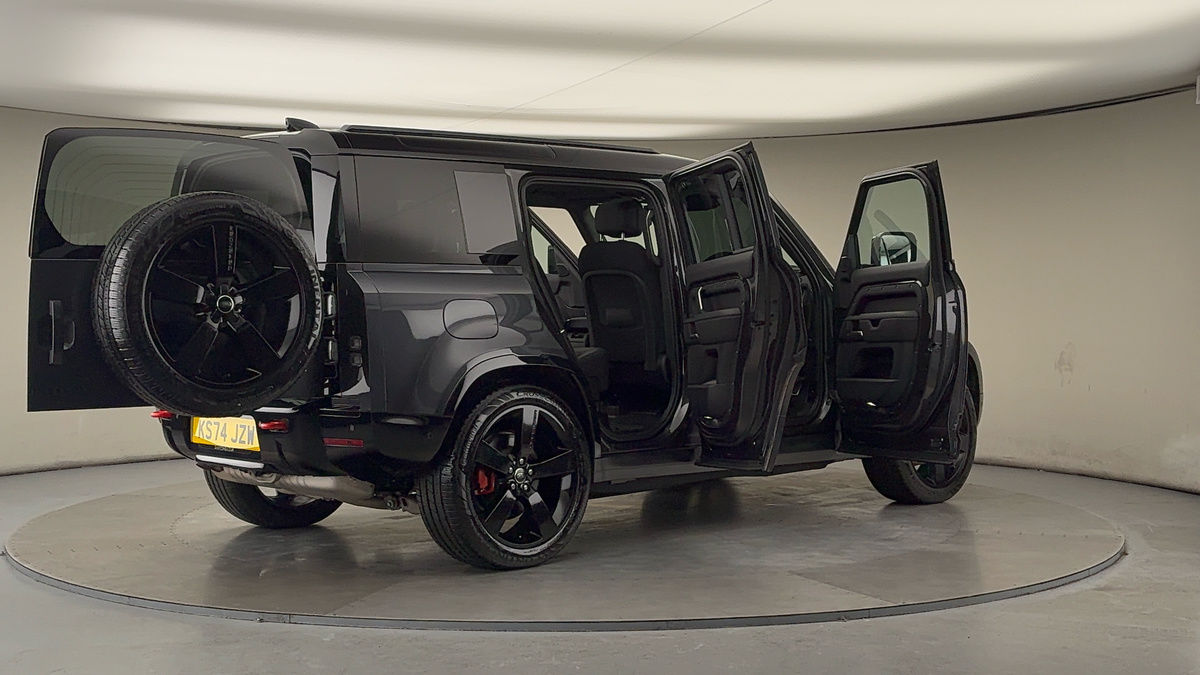 More views of Land Rover Defender 110