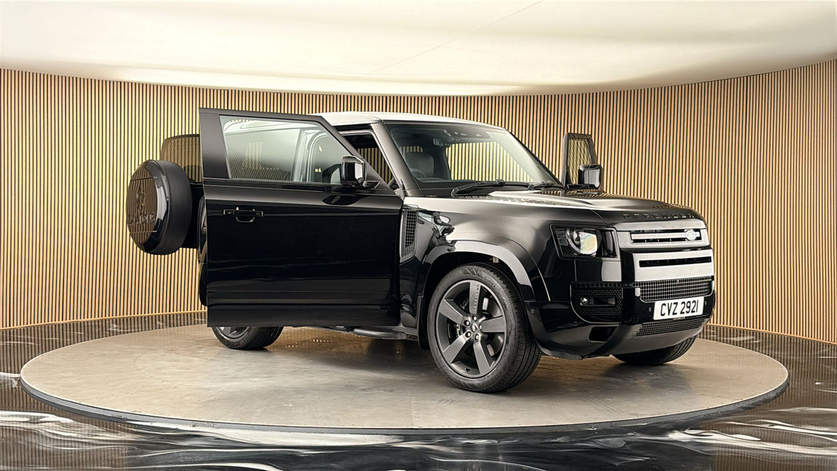 More views of Land Rover Defender 90