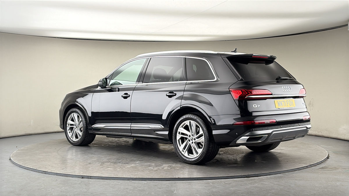 More views of Audi Q7