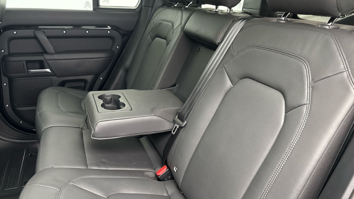 Land Rover Defender 110 Urban Image 9