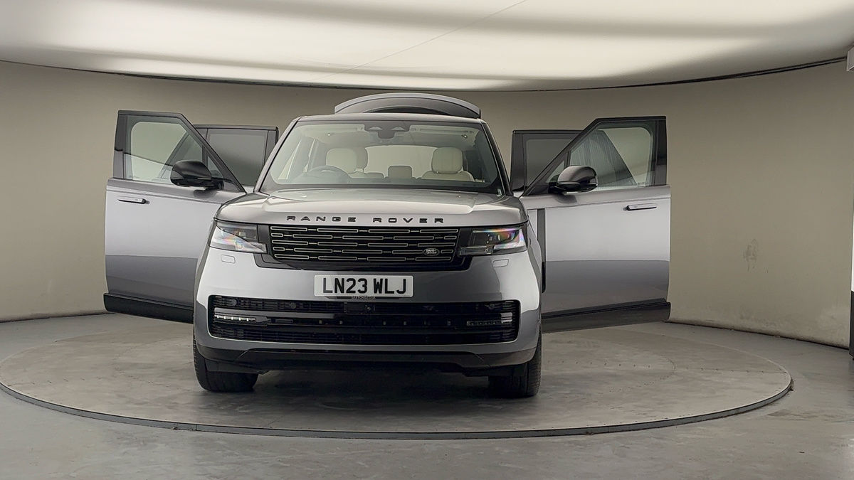 More views of Land Rover Range Rover