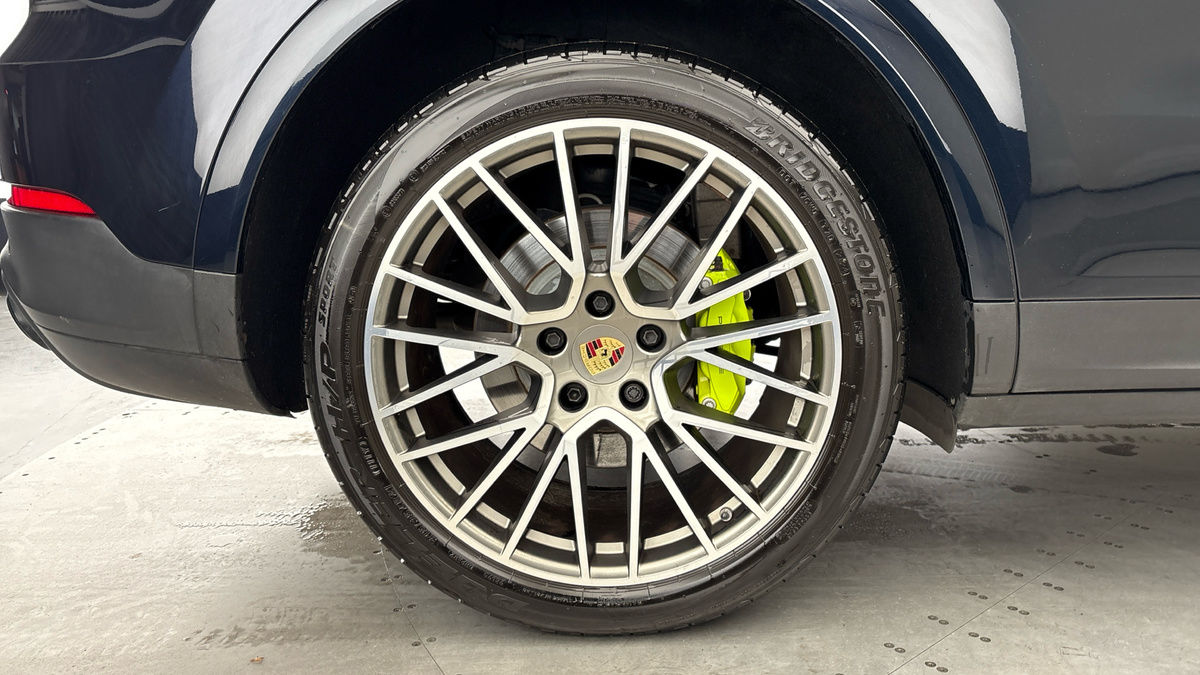 Porsche Cayenne Image 10