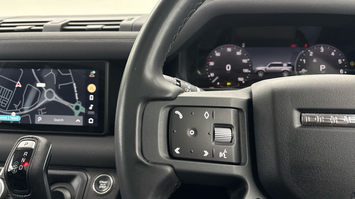 Land Rover Defender 110 Image 13