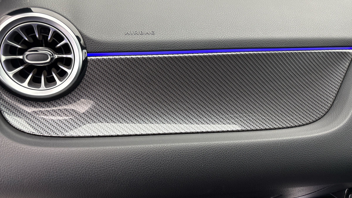 Mercedes-Benz GLA Image 28