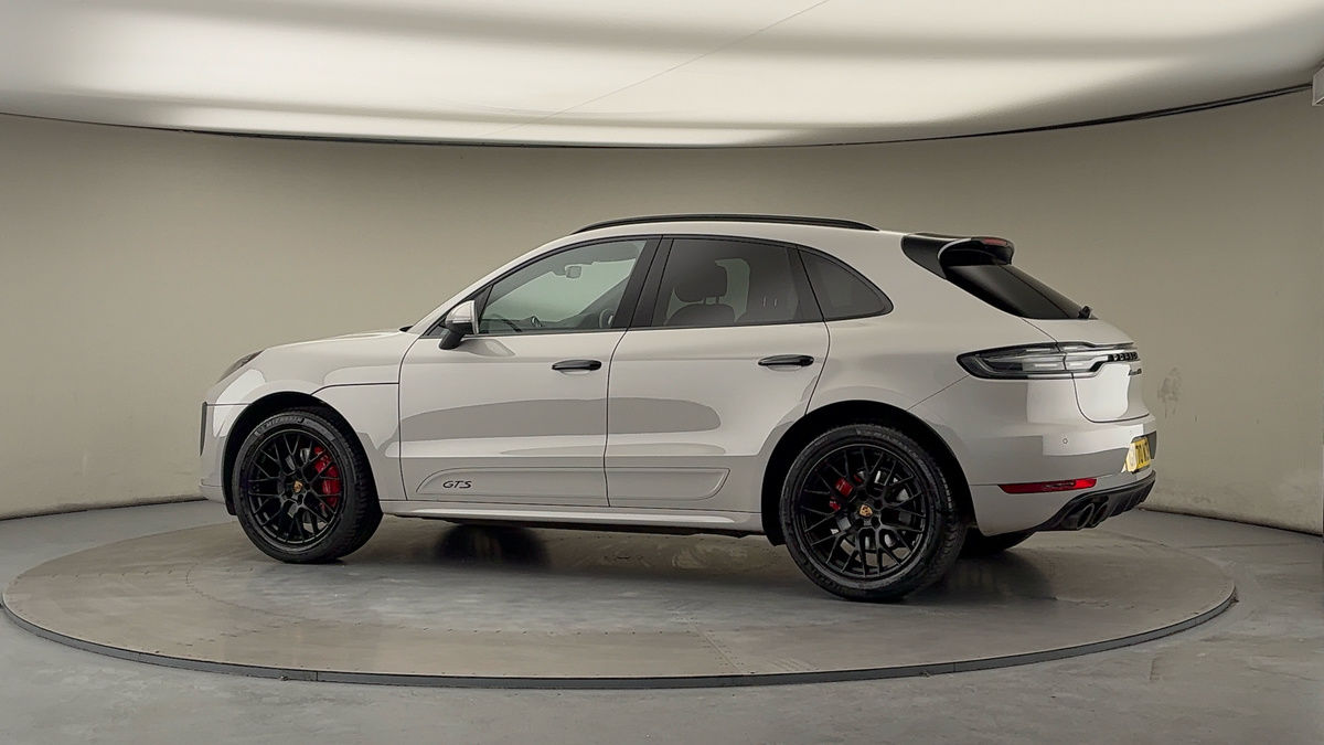 More views of Porsche Macan