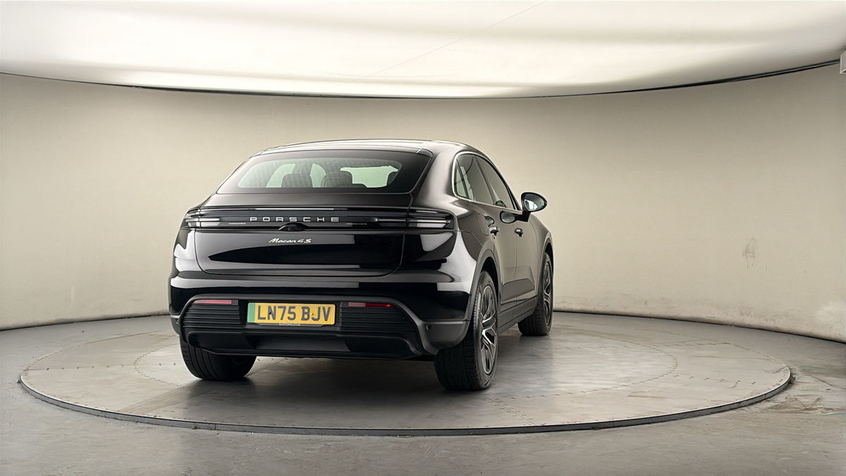 More views of Porsche Macan