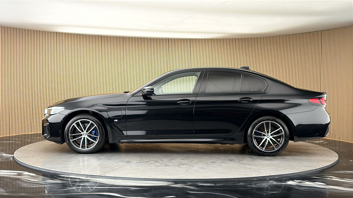BMW 5 Series Image 15