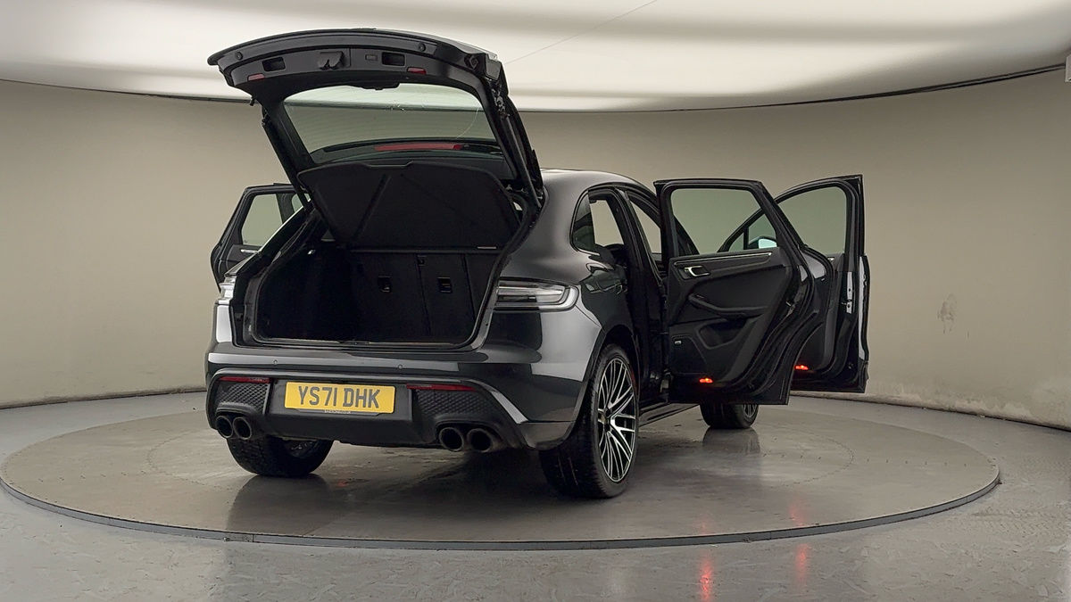 More views of Porsche Macan