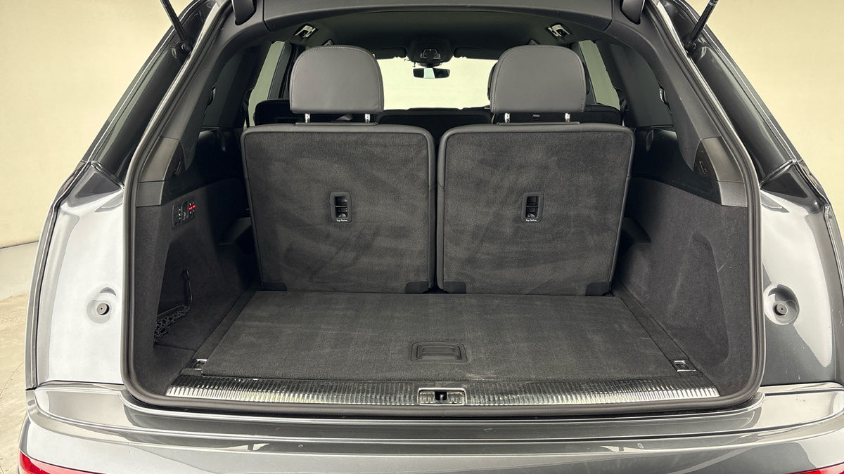 Audi Q7 Image 11